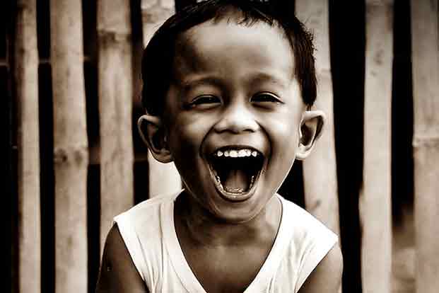 Why Laughter may be the best pain medicine ?
