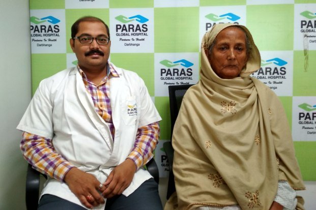 खांसी और मल में खून से पीड़ित 65 वर्षीय महिला का किया ई आर सी पी टेक्नोलॉजी से पारस दरभंगा के गैस्ट्रो विभाग ने सफल इलाज