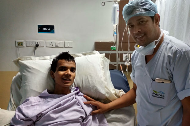 16 वर्षीय नौजवान की सजड़क दुर्घटना से कोमा में जाने के बाद पारस हाॅस्पिटल के न्यूरोसर्जन ने बचाई जान